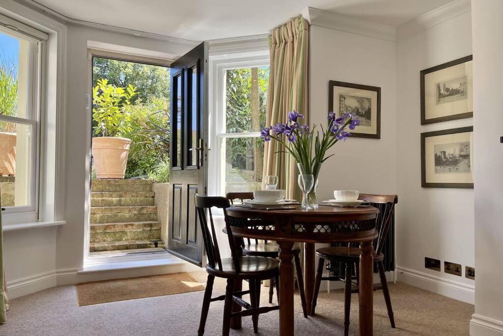 Lavender - Spacious Close To The