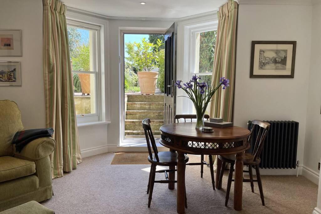 Lavender - Spacious Close To The
