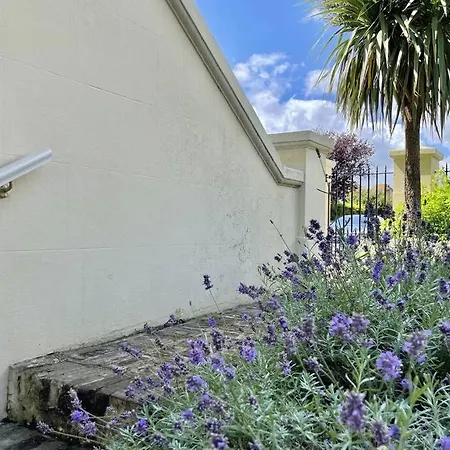 Lavender Apartment - Spacious Apartment Close To The Beach Deal Exterior foto