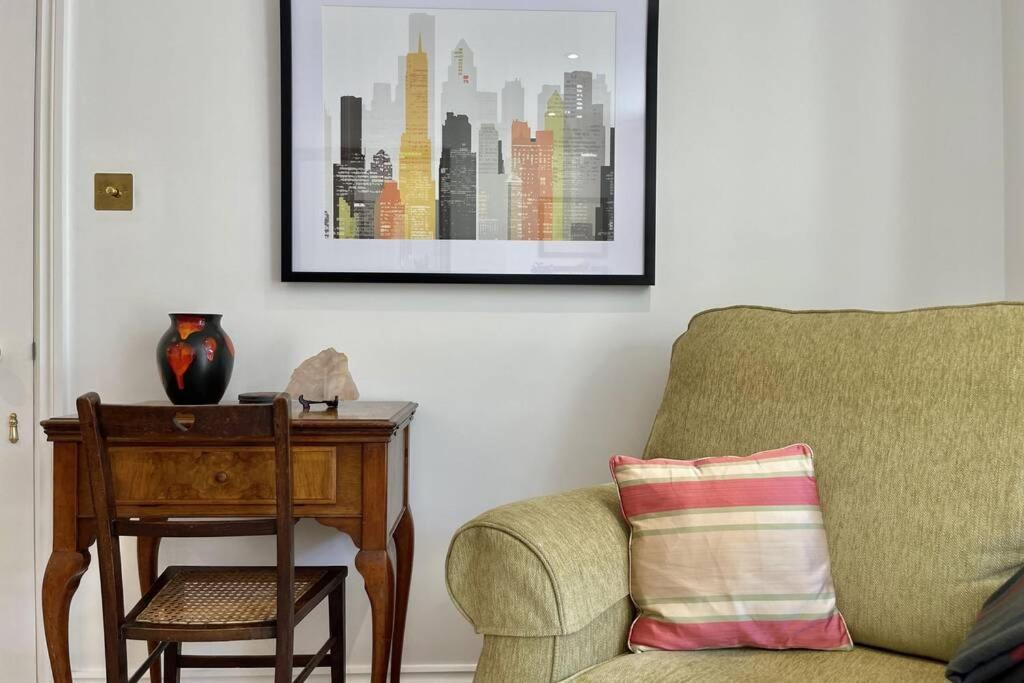 Lavender - Spacious Close To The Apartment Deal
