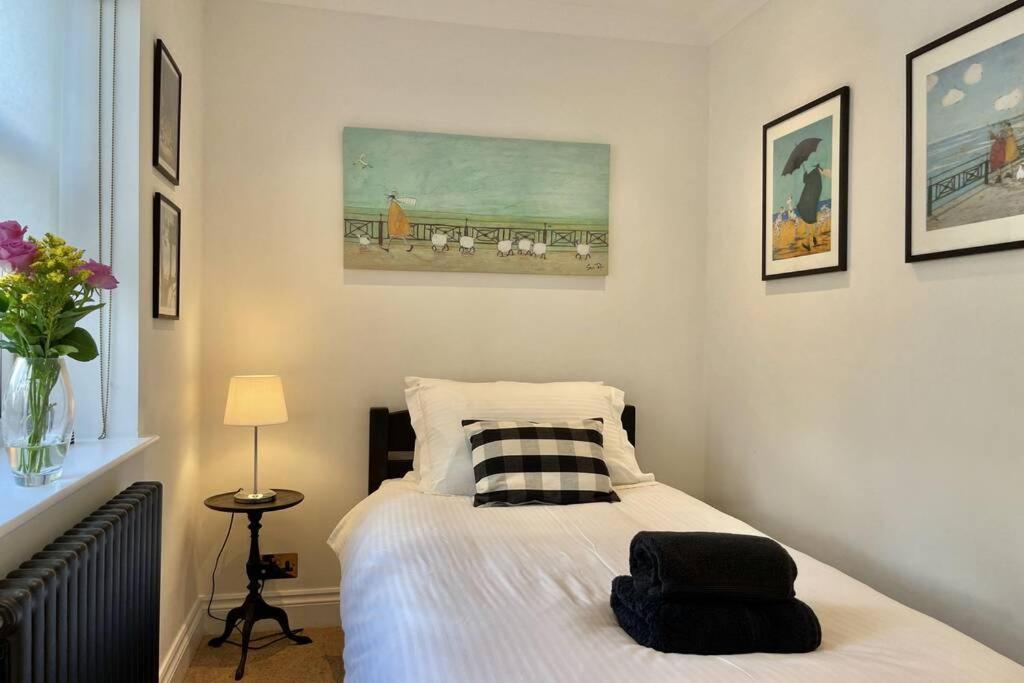 Lavender - Spacious Close To The * Deal