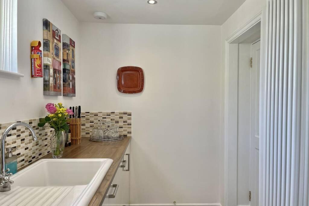 Lavender - Spacious Close To The * Deal